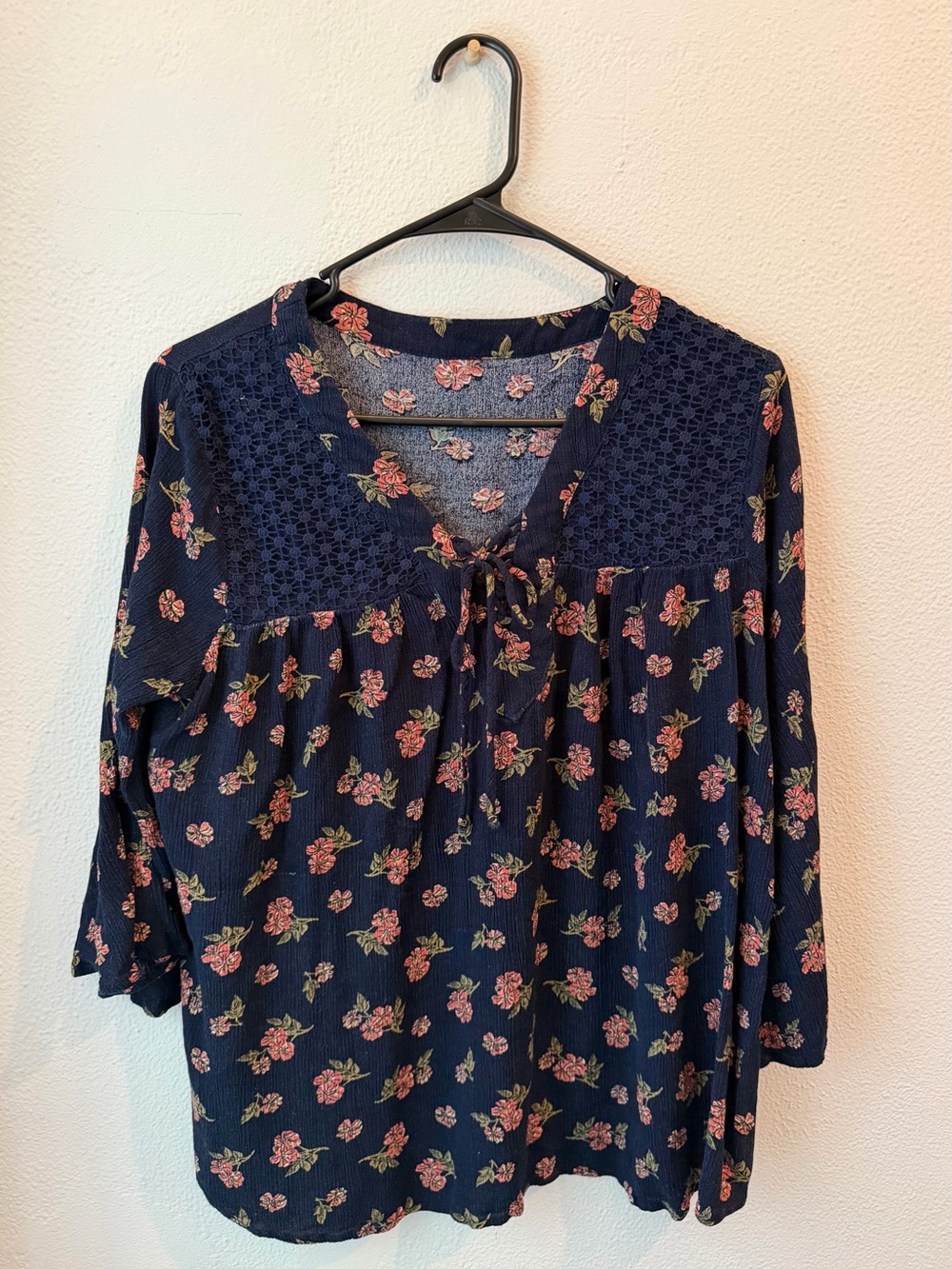 Women’s Floral Blouse Size M